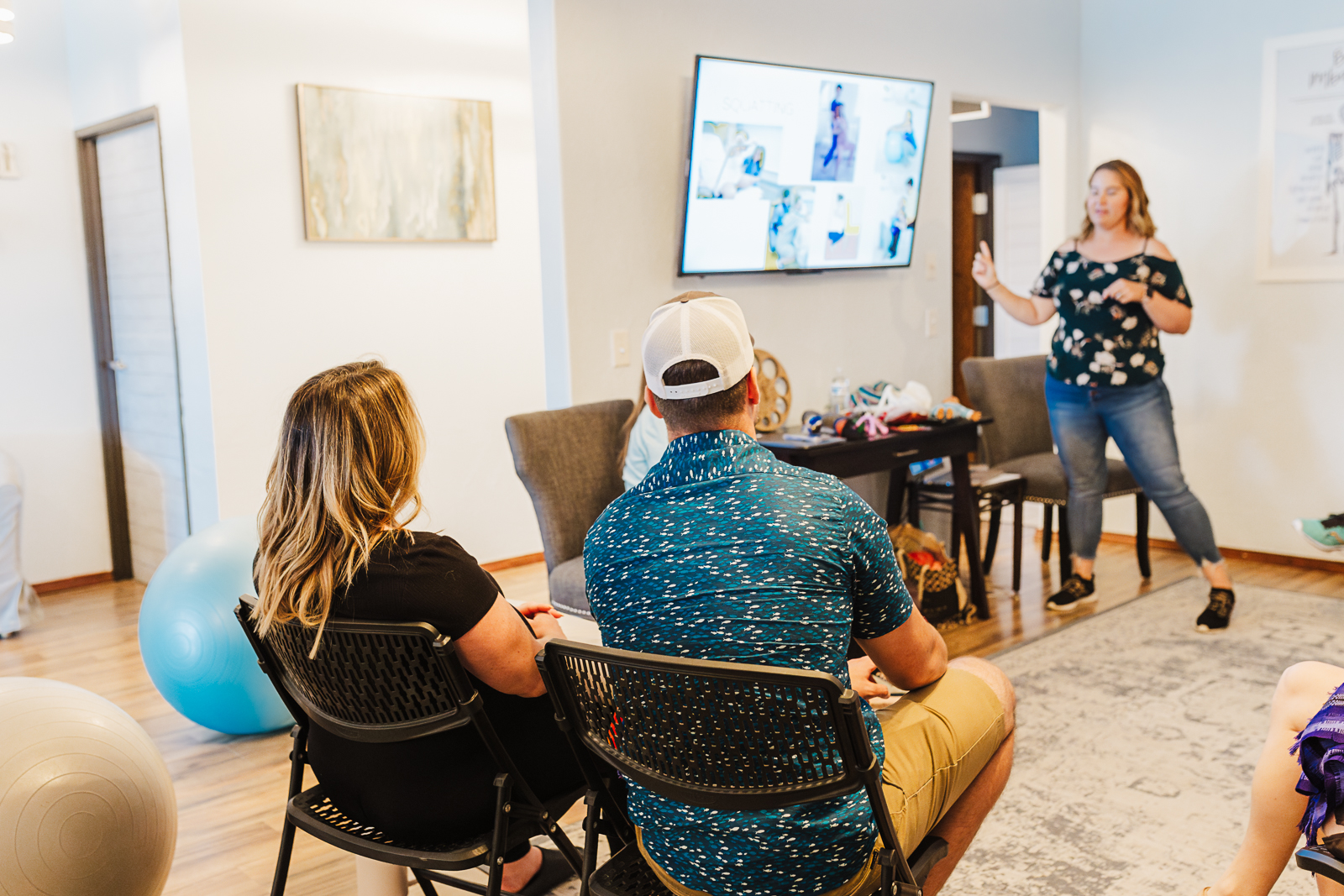 miranda teaches simple birth education classes