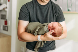What Should Baby Wear For Newborn Photos | Charis Elisabeth Photography