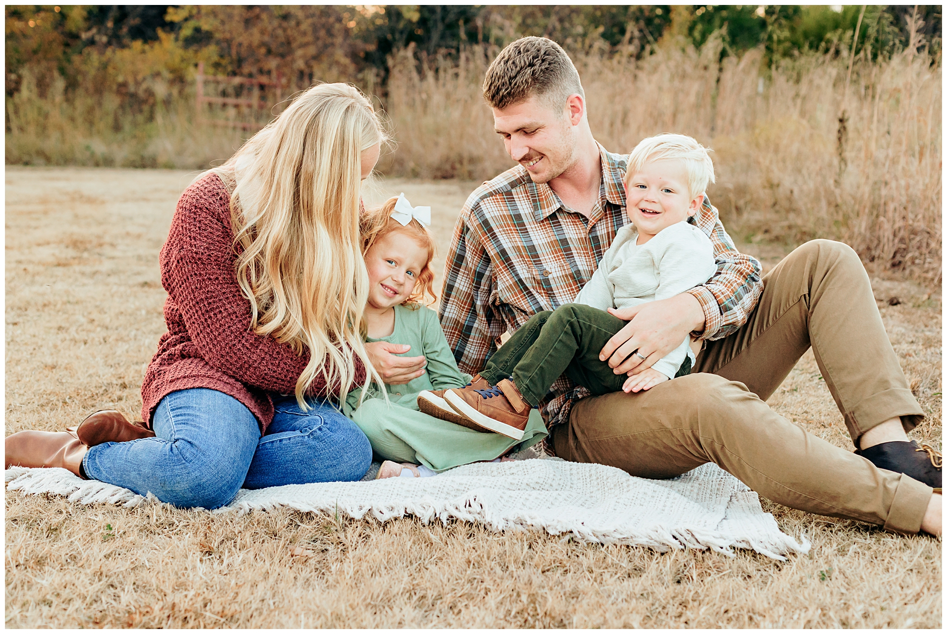 What To Wear For Fall Family Photos | Charis Elisabeth Photography